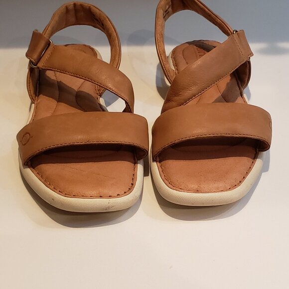 Born Rahway Leather Sandal with Cushioned footbed and straps - Picture 9 of 12